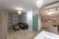 Bucurestii Noi - Chitila Ap 3 camere la curte, terasa, co... 