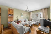 Apartament cu 3 camere de vânzare în zona Podgoria 
