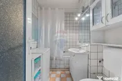 Apartament cu 3 camere de vânzare în zona Podgoria 