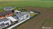 Casa cu 4 camere si Zona Cinema si Semineu | La 15 Minute de 