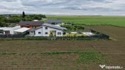Casa cu 4 camere si Zona Cinema si Semineu | La 15 Minute de 