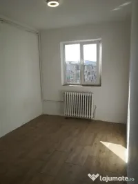 Vând garsonieră în Vlaicu 