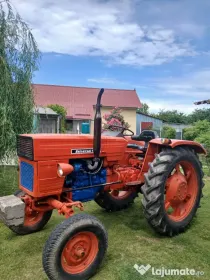 Tractor Universal 445