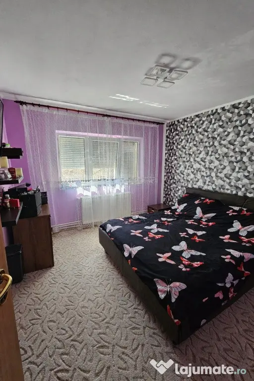 Poarta 6 , 3 camere decomandate