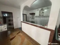 Casa de vanzare, pozitionata excelent, ideala pentru relaxar
