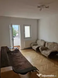 Apartament 2 camere, decomandat - zona Tractorul 