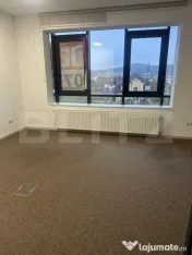 SPATIU COMERCIAL PREMIUM - Cea mai vizibila locatie 