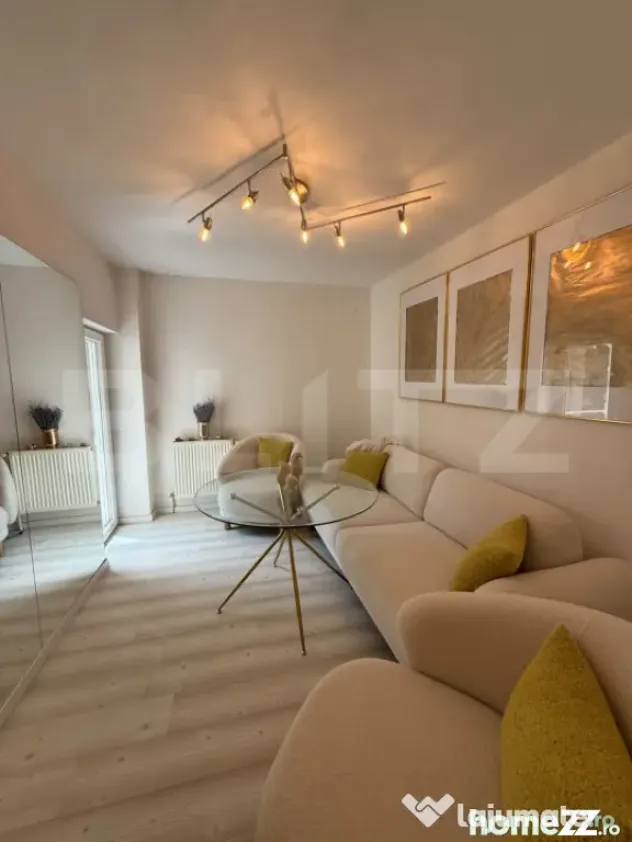 Apartament 3 camere, decomandat, zona Centrala