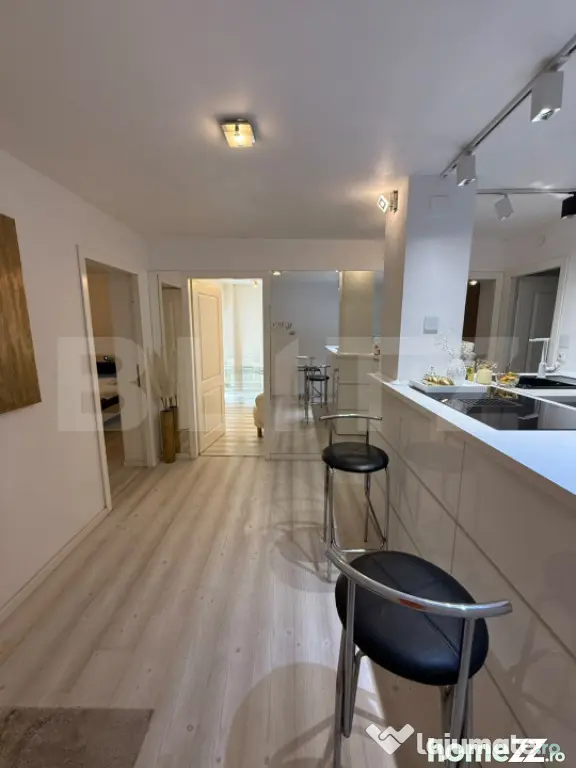 Apartament 3 camere, decomandat, zona Centrala