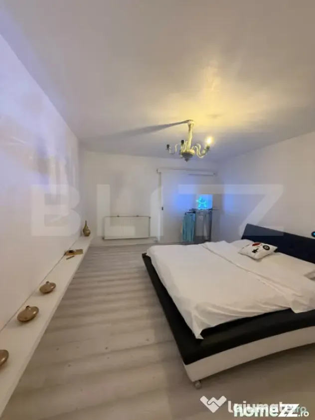 Apartament 3 camere, decomandat, zona Centrala