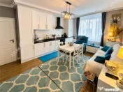 Apartament cochet cu 3 camere, gradina si 3 parcari in zona 