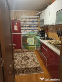 Apartament 3 camere, etaj intermediar, mobilat