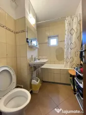 Apartament 3 camere, decomandat, zona Arcu - Scoala Stefan B 
