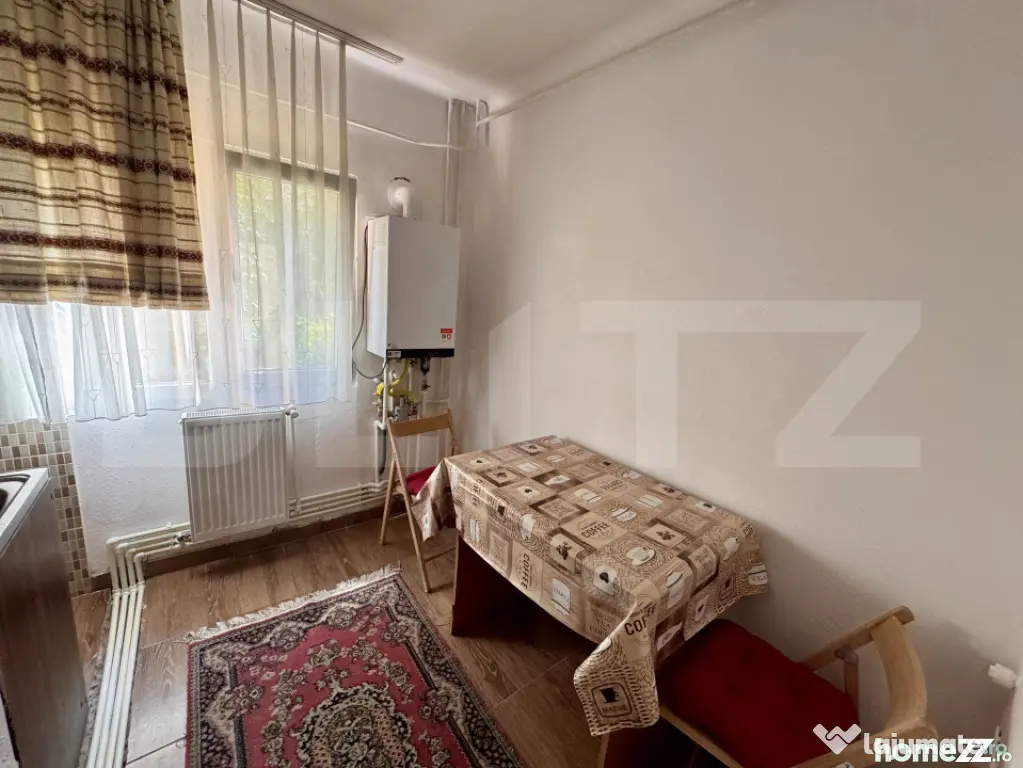 Garsoniera decomandata 35 mp, Bvd Dacia - Brazda lui Novac - Craiova (Dolj)
