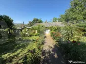 Casă bătrânească cu 2 fronturi stradale, 3095mp teren, 