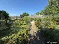Casă bătrânească cu 2 fronturi stradale, 3095mp teren, 