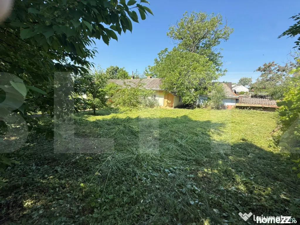 Casă bătrânească cu 2 fronturi stradale, 3095 mp teren,