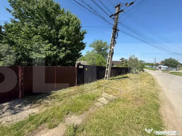 Casă bătrânească cu 2 fronturi stradale, 3095 mp teren,