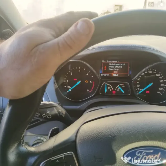 Vând schimb Ford Kuga Vignale