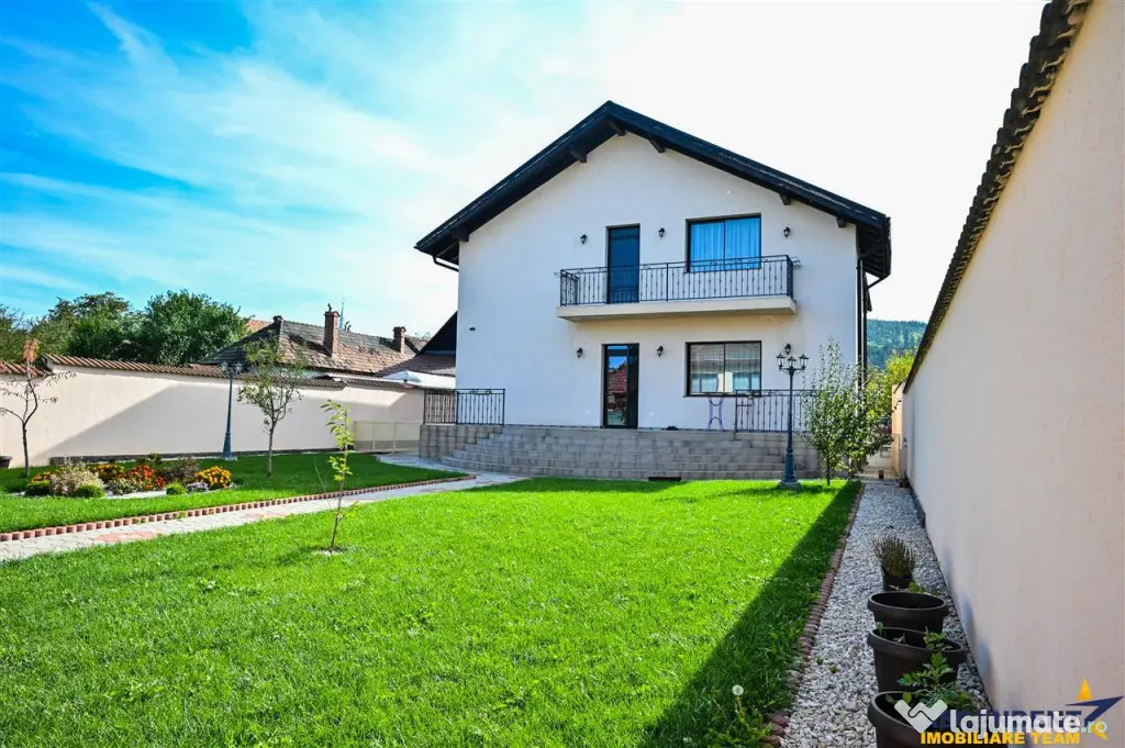Pe 1.000 mp teren, vila eleganta, caracteristici notabile, S