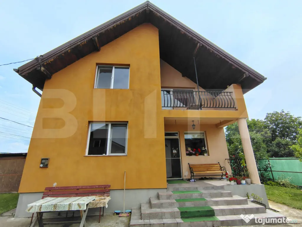 Casă individuală 4 camere, 168 mp utili, teren 700 mp, Gil