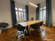 Apartament 7 camere - 4 bai - intrare separata - zona Cap...