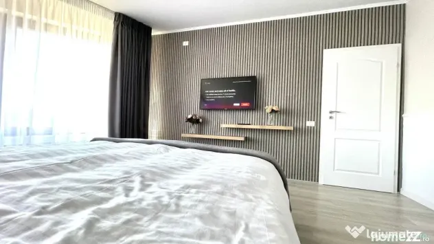 Apartament 8 camere Aviatiei decomandat