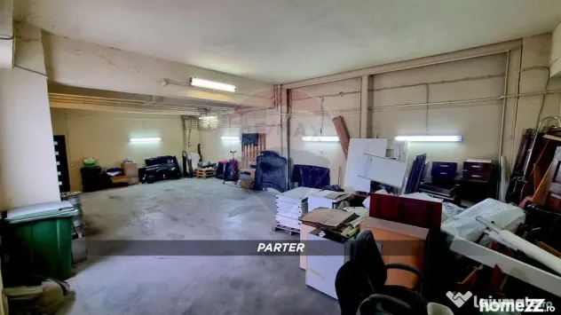 Clădire mixtă de vânzare, 1.055 MC, teren 350 mp str. ...