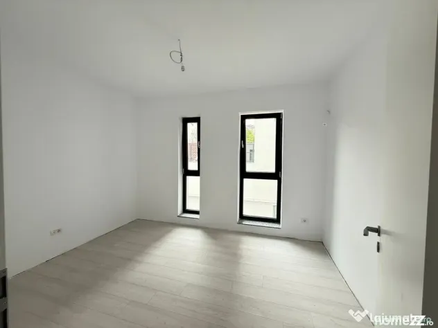 Apartament luxos cu 3 camere și 2 locuri de parcare