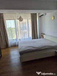 Vand apartament 3 camere