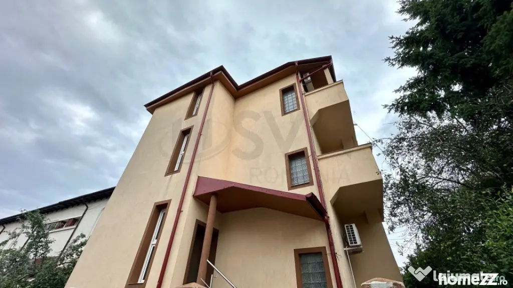 Vila 7 camere 250 mp utili Vatra Luminoasa