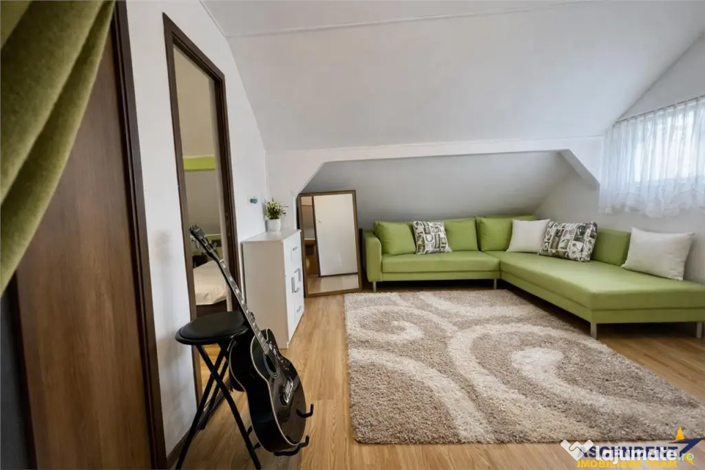 Vila spatioasa in Sancraiu, 2 intrari, foisor, parcare, 5 mi