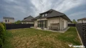 Vila individuala in Tunari l Curte 