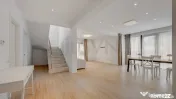 Vila individuala in Tunari l Curte 