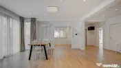 Vila individuala in Tunari l Curte 