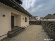Vila individuala in Tunari l Curte 