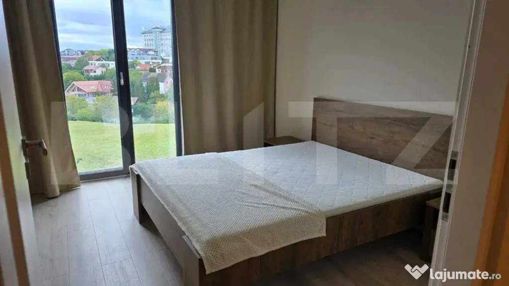 Apartament 3 camere, lux, parcare, zona Andrei Muresanu