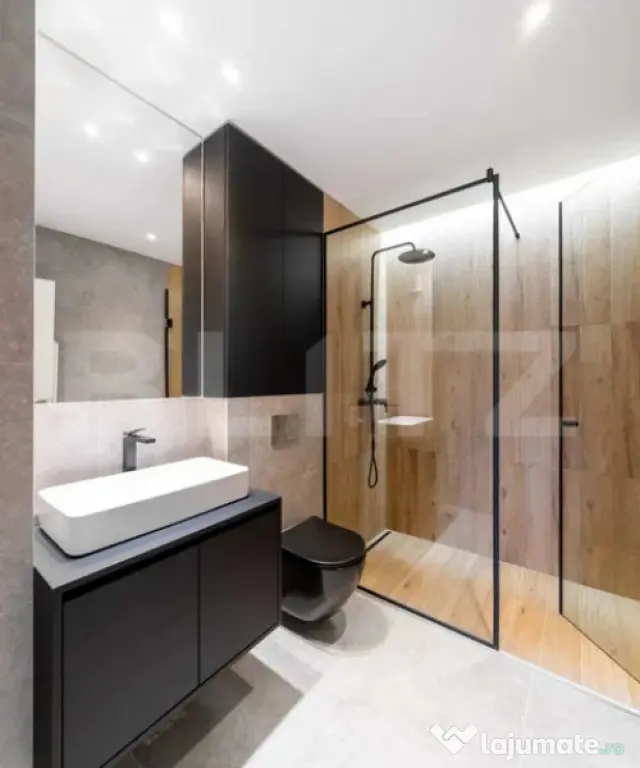 Apartament 3 camere, lux, parcare, zona Andrei Muresanu