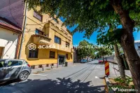 Apartament în centru cu acces auto și garaj propriu 
