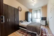 Apartament în centru cu acces auto și garaj propriu 