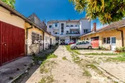 Apartament în centru cu acces auto și garaj propriu 