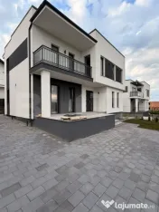 Casa cu etaj, 120 mp utili, 400 mp teren, Moara - Suceava 