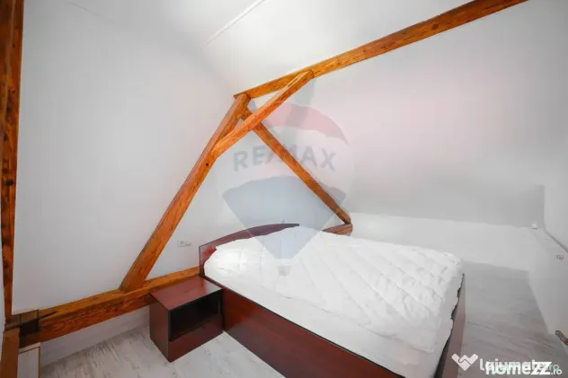 Apartament cu 3 camere de vânzare în zona Ultracentral