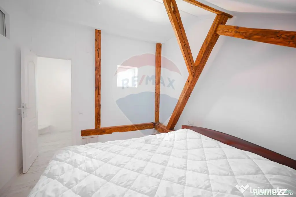 Apartament cu 3 camere de vânzare în zona Ultracentral