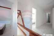 Apartament cu 3 camere de vânzare în zona Ultracentral