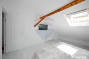Apartament cu 3 camere de vânzare în zona Ultracentral 