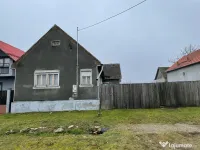 Vând casa în satul Dud com Târnova jud Arad