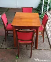 Masa cu scaune și taburet 