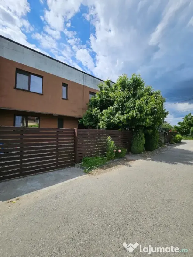 Parte din triplex, Zavoi, mobilata si utilata, 178000 EURO