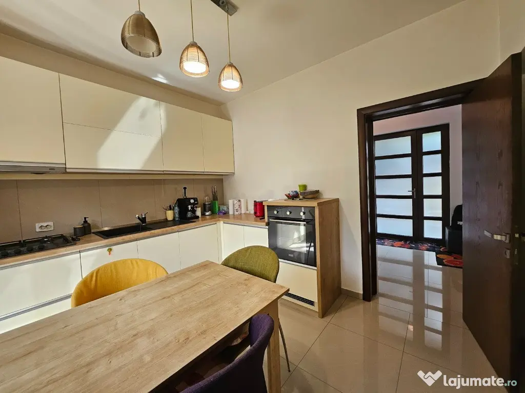 Parte din triplex, Zavoi, mobilata si utilata, 178000 EURO
